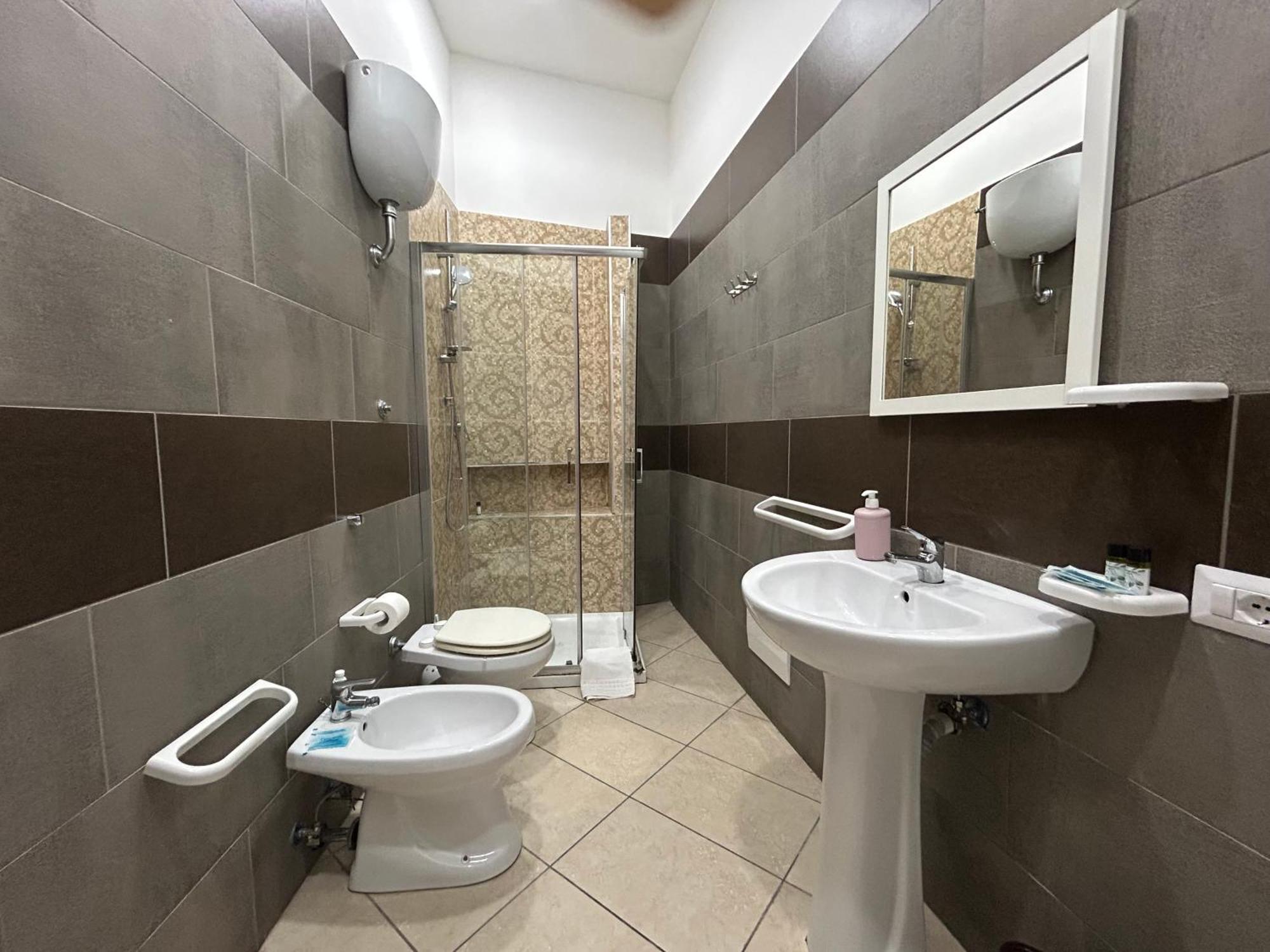 Home Elisabet Наполи Екстериор снимка