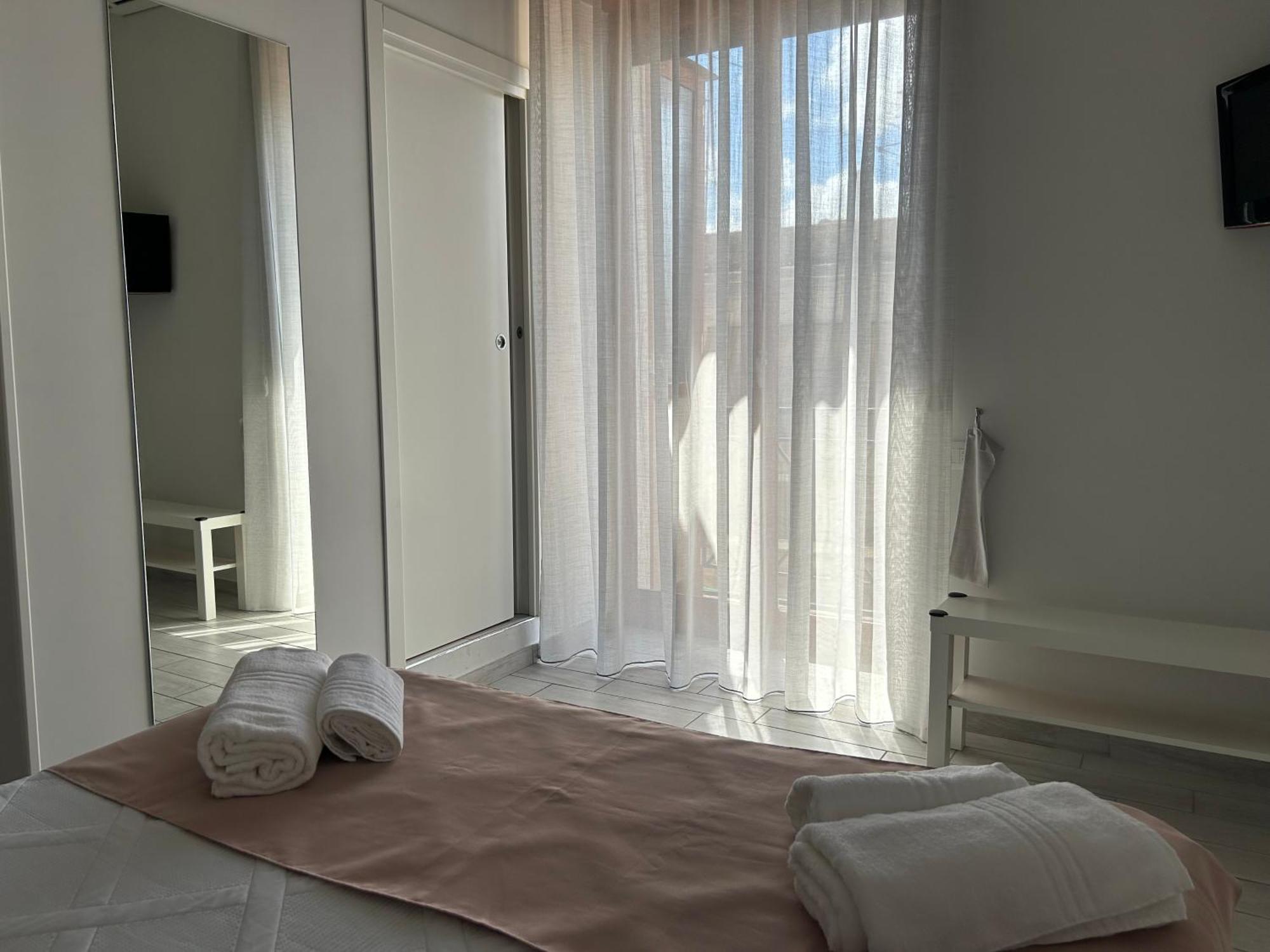 Home Elisabet Наполи Екстериор снимка
