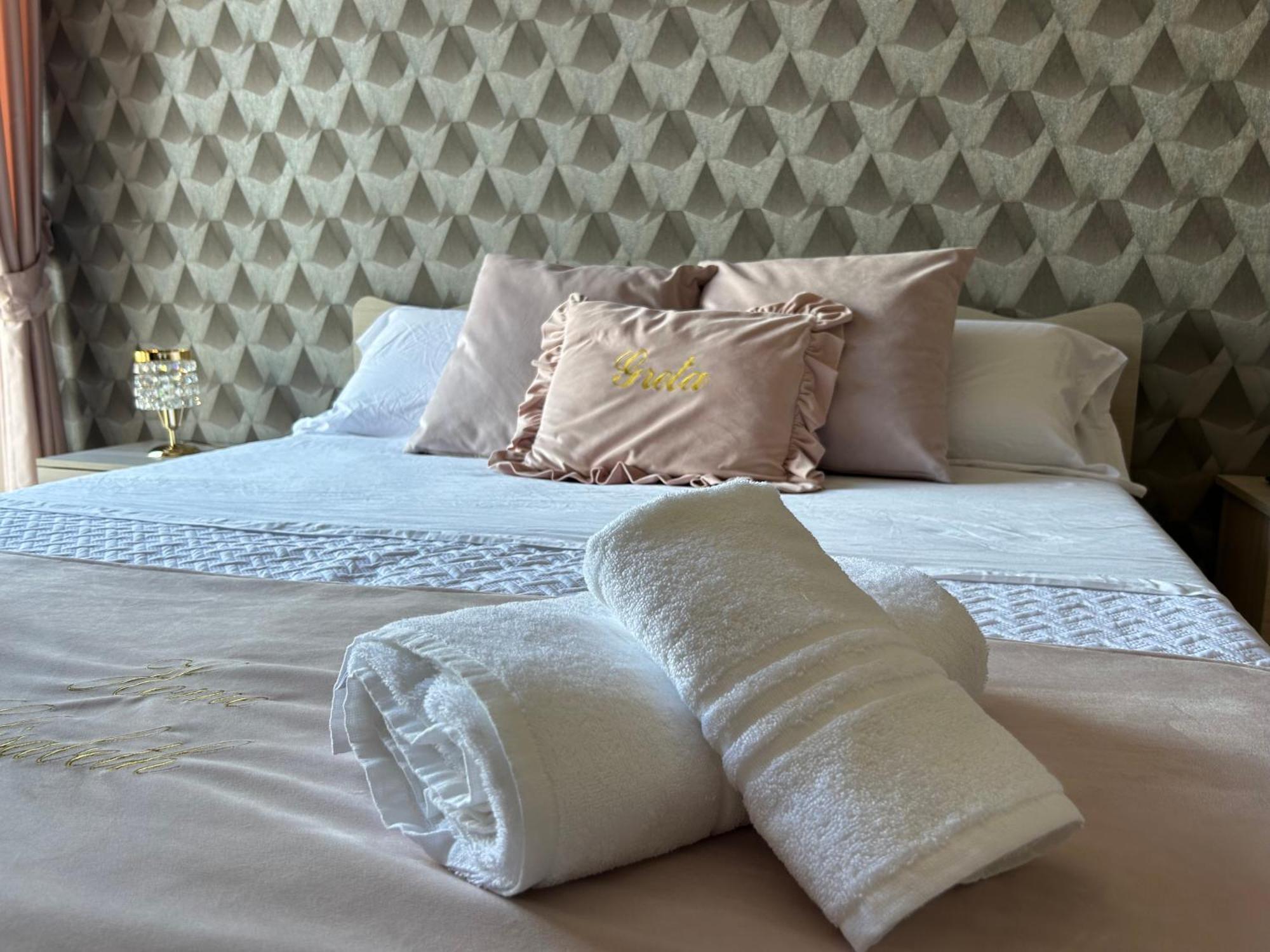 Home Elisabet Наполи Екстериор снимка