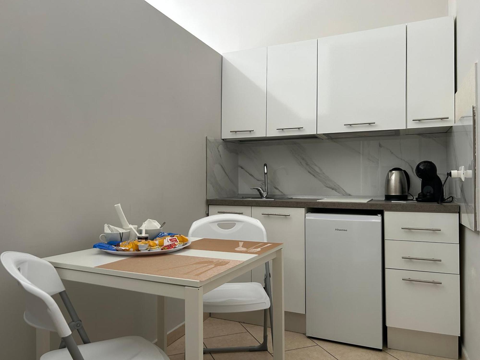 Home Elisabet Наполи Екстериор снимка