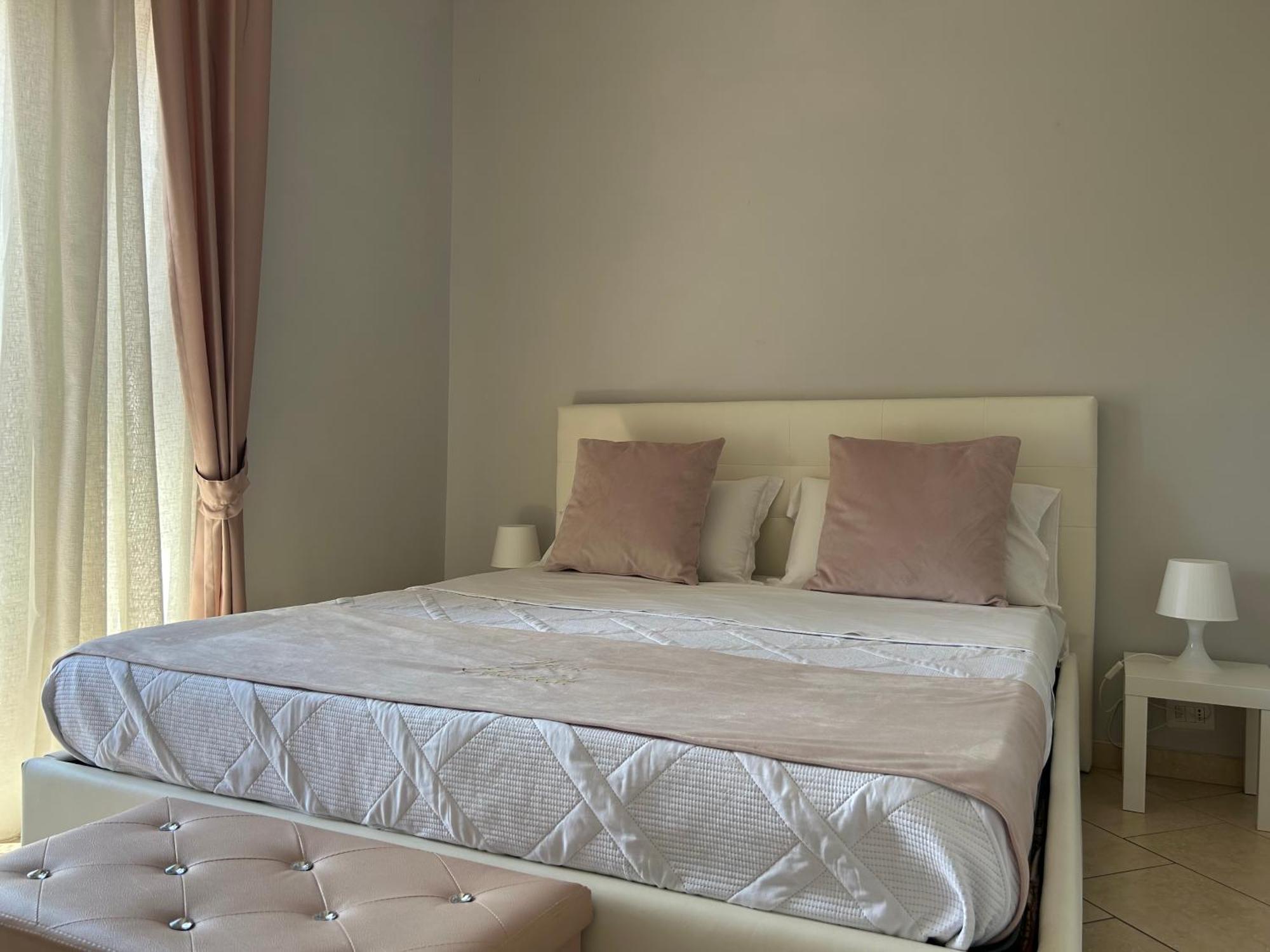 Home Elisabet Наполи Екстериор снимка