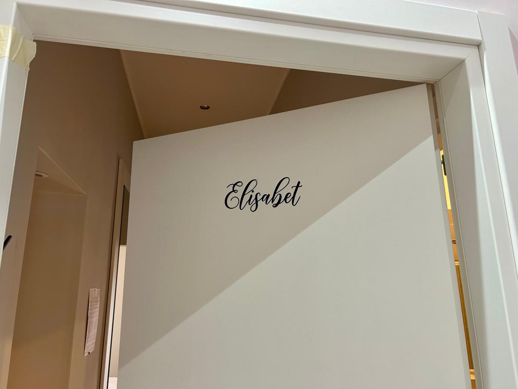 Home Elisabet Наполи Екстериор снимка